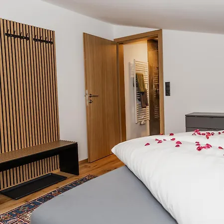 Bed & Breakfast Chesa Platina