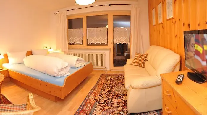 Bed & Breakfast Chesa Platina